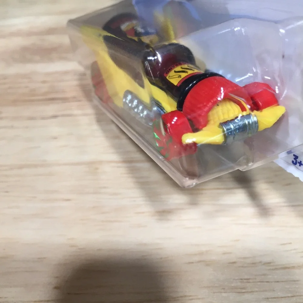 Hot Wheels Toy Car 2025 Fast Foodie Hot Wheengs 197/250 1:64 Yellow Red